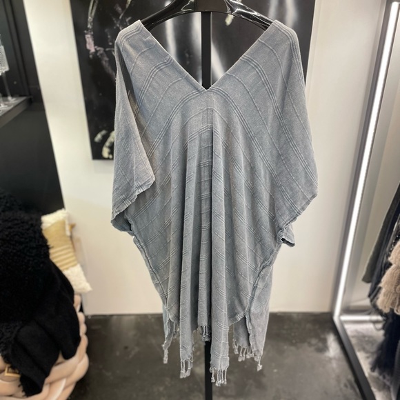 Handloom Gece V Back Kimono - Picture 3 of 3